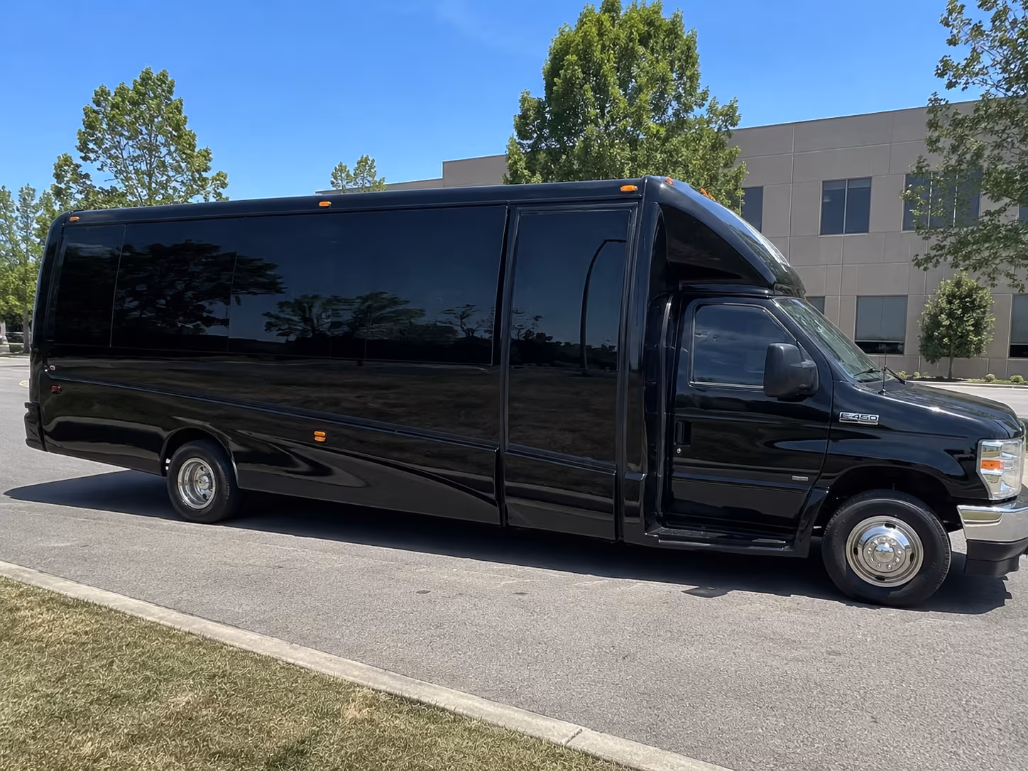Alameda Winery Tour & Pub Crawl Transportation