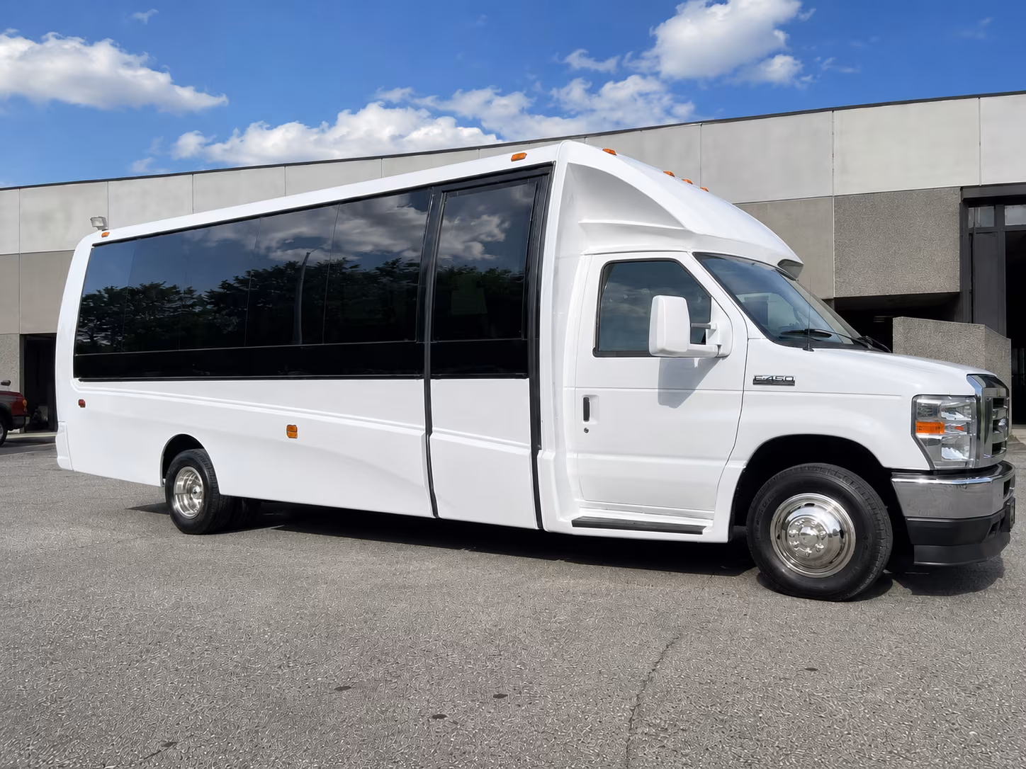 Oakland Airport Shuttle & Transportation party bus exterior