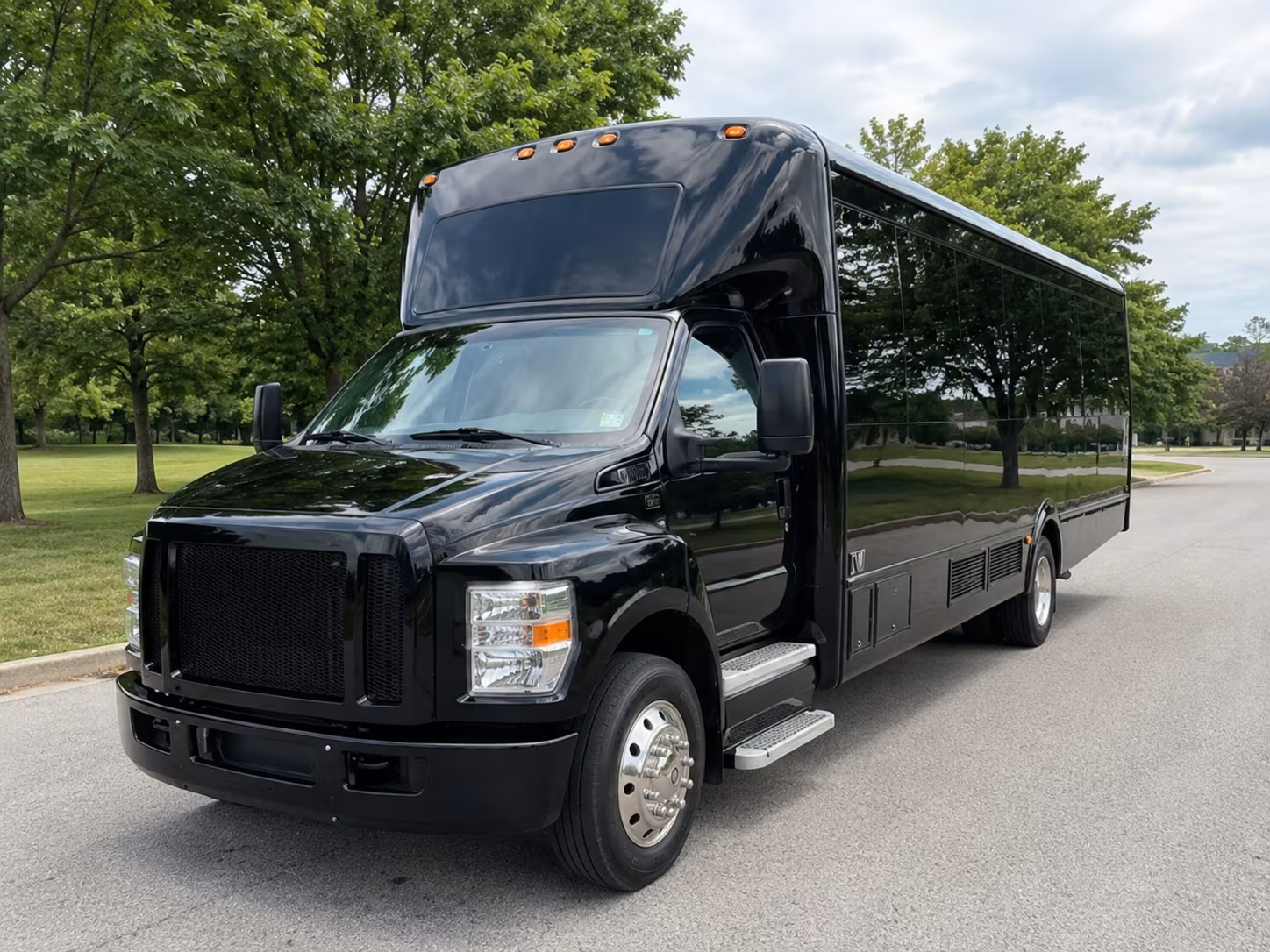 Oakland Winery Tour & Pub Crawl Transportation party bus exterior