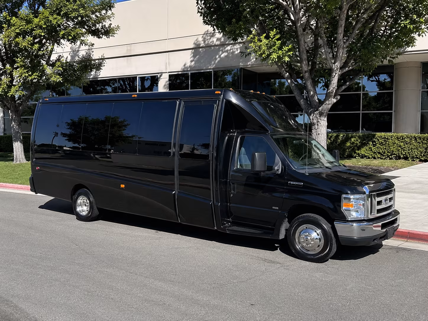 Oakland Winery Tour & Pub Crawl Transportation group transportation